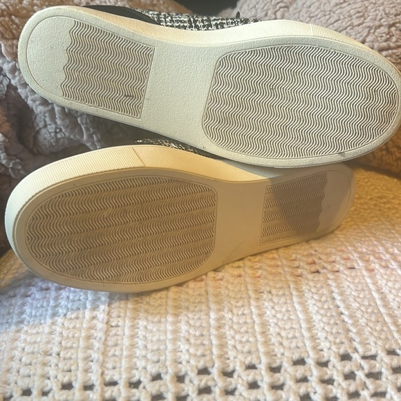 Steve Madden lace up fashion sneakers - Picture 3 of 6